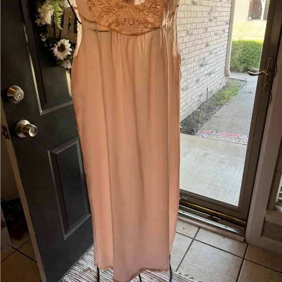 NOS Vintage 100% Silk Peach Embroidered Gown sz 42 NWT AS IS